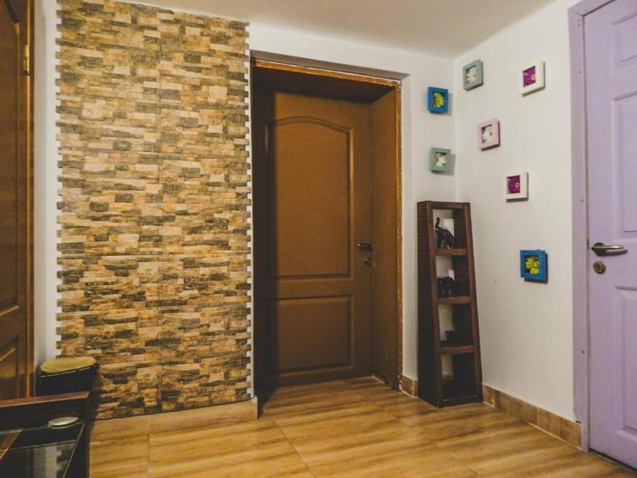 Top Center Studio 1 Apartment Sofia Bagian luar foto